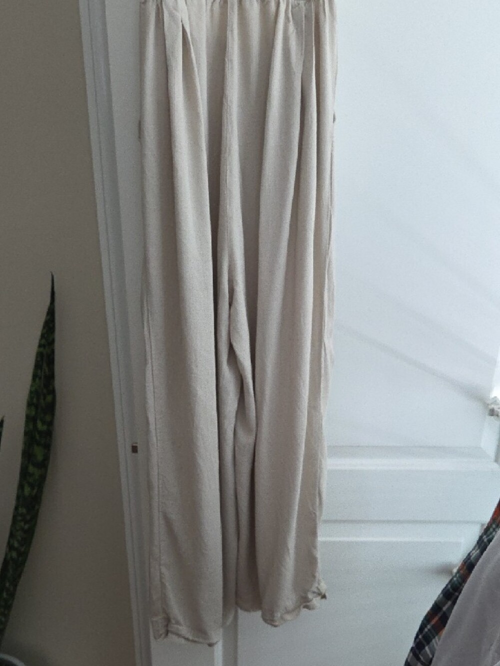 Cream & Beige Sleeveless Jumpsuit - Picture 11 of 11